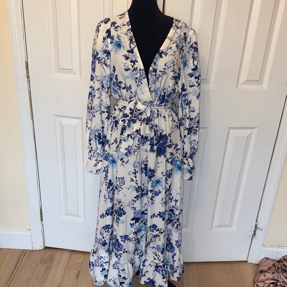 SHEIN White Maxi Dress with Blue Floral Print Long Sleeve